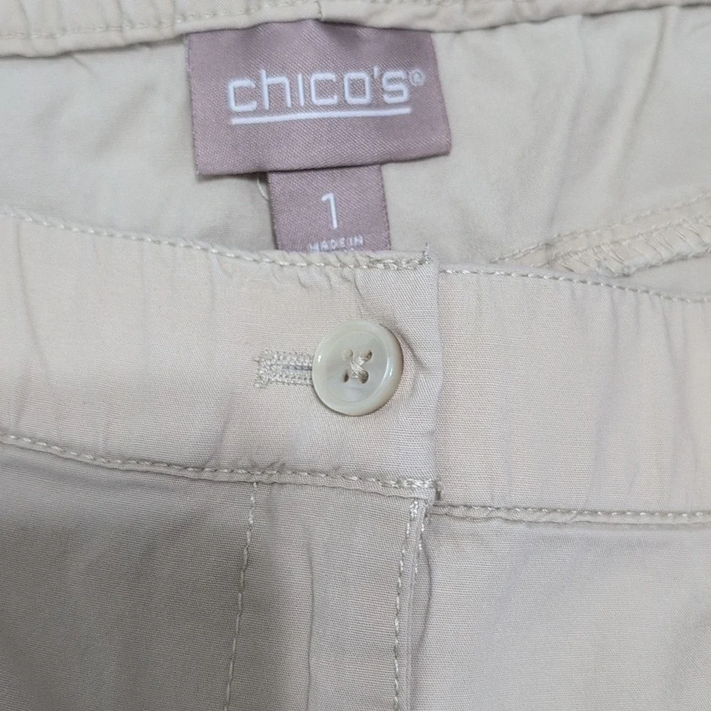 Chicos Pull On Khaki Straight Leg‎ Ankle Or Cropped Pants Size 1(8) Lightweight